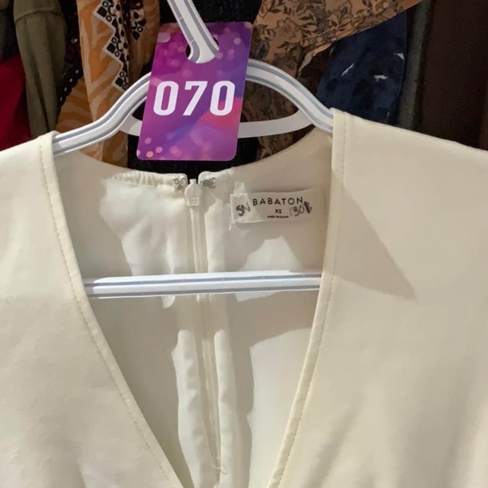 070 Babaton White